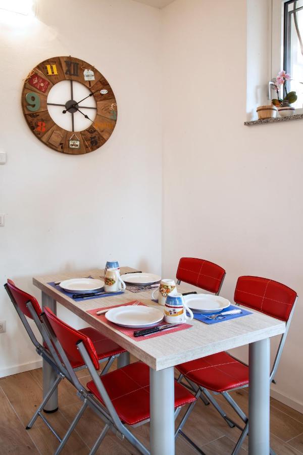 Al Rost B&B Luino Bagian luar foto